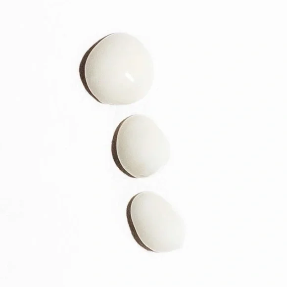 DR. LARA DEVGAN- Peptide Eye Cream - Picture 5 of 13